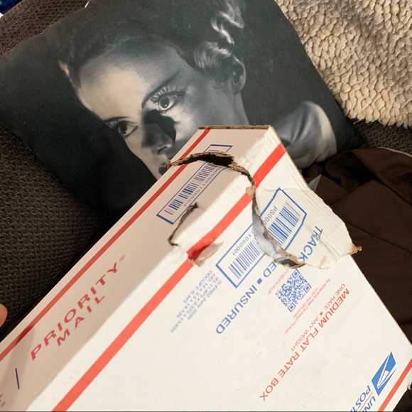 PLZ. PROTECT ITEMS & SEAL UP MY PURCHASES WELL! - Picture 10 of 12